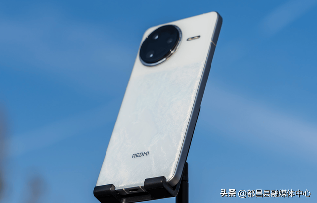 红米不要利润？骁龙8Gen3手机才卖1504元，6500mAh+金属中框+2K屏