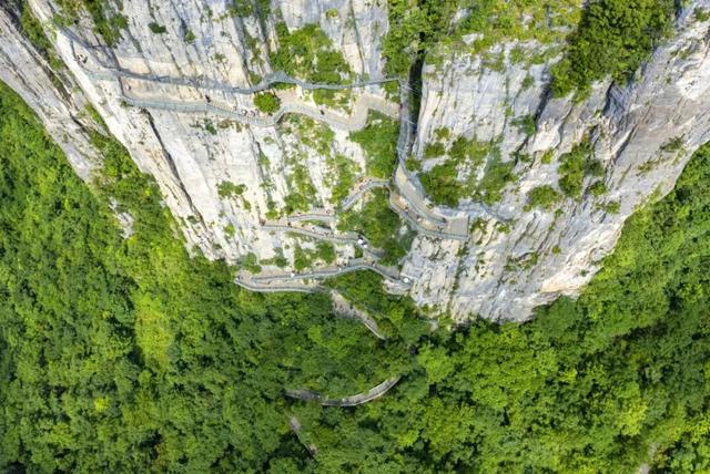 恩施的冬日，时光被拉长，激情被点燃。