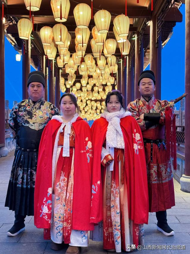 灯耀漳泽湖 花漾女神节——2026首届漳泽湖华彩千灯会盛大启幕