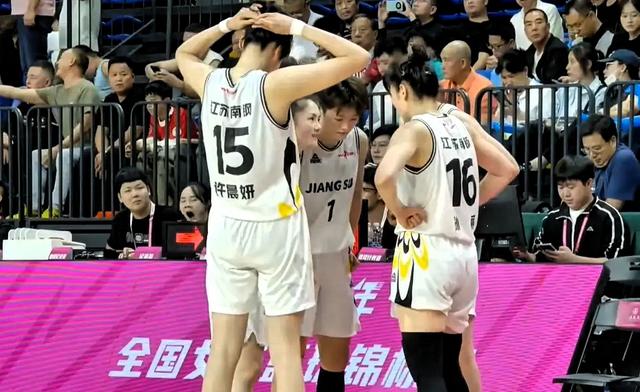 四川女篮制胜之道：精准投篮、完美团队配合，征服江苏队