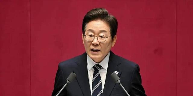 高市安排妥了	，李在明在日本吃晚宴，饭还没下肚，中方先回了14字