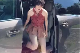 姚安娜恋综首秀：身材有料白嫩大长腿抢镜，却配个“大妈头”造型图片