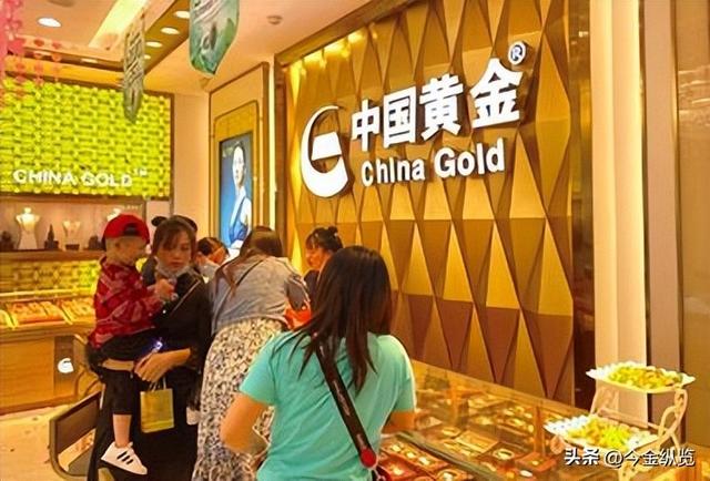 你敢上车吗？黄金暴涨60%！年内50次新高，2026牛市还能疯多久？