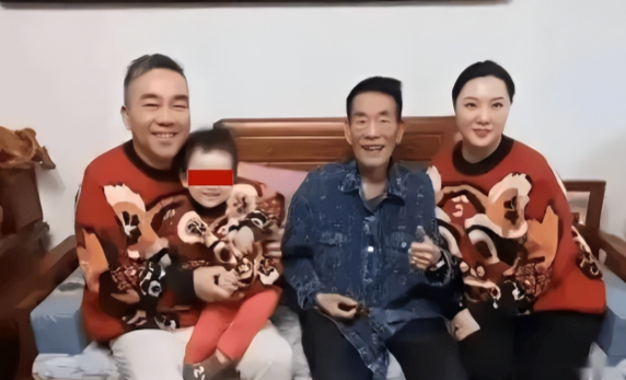 杨议被曝让正妻小三同吃住，带私生子回家，败光杨少华最后的体面