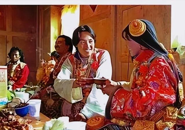 这个一妻多夫制的民族，晚上怎么过？女人直言：没有幸福可言！