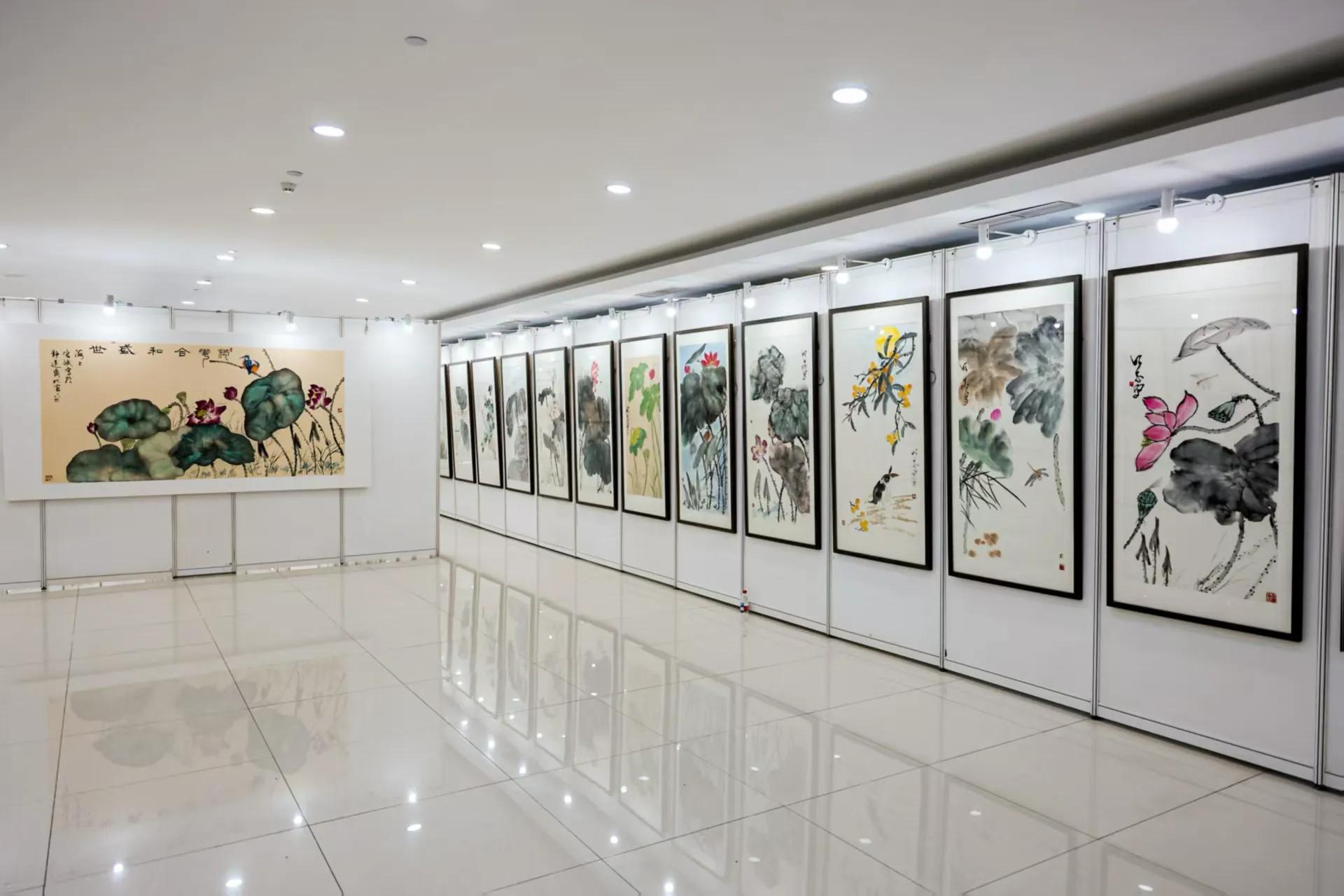 王成志应邀为中宣盛世国际书画院主办中国画个展和研讨会题写会标 王成志应邀为中宣盛世国际书画院主办中国画个展和研讨会题写会标