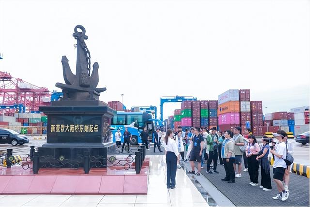 跨越山海 留“连”忘返