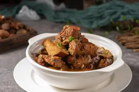 排骨不管怎么做，切记别焯水，做好2步，肉嫩不塞牙，鲜香不腥气图片