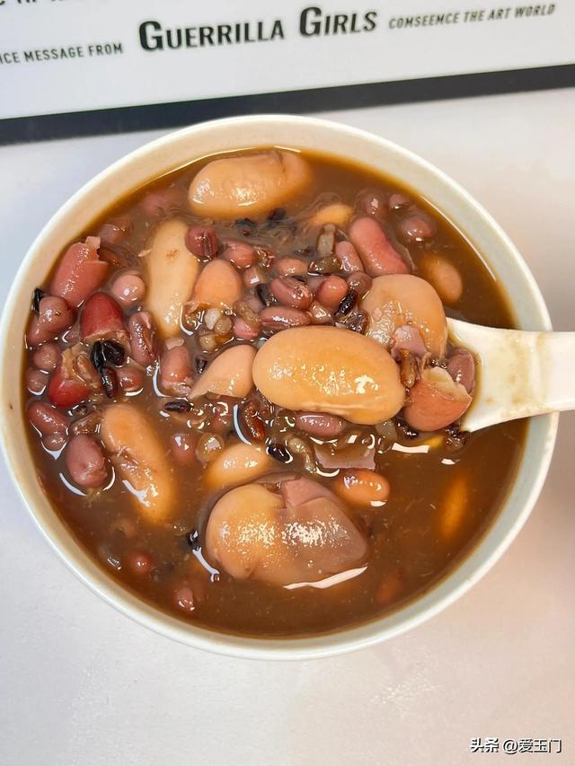 失眠可能是“气血不足”，这3种菜换着吃，补血助眠，沾床就睡