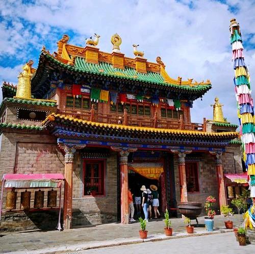 呼和浩特——“青色的城”