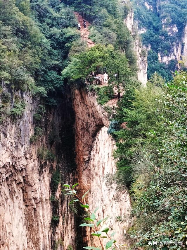 自驾南太行第三站——鹅屋天生桥，感觉只剩下一个词“震撼”