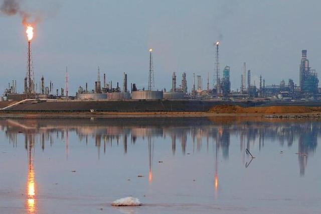 拿定主意了？美军进入战斗准备状态，特朗普放话：不排除动武