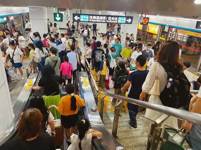 湖南这座别称“星城”的城市，现在已经是顶流网红旅游地？