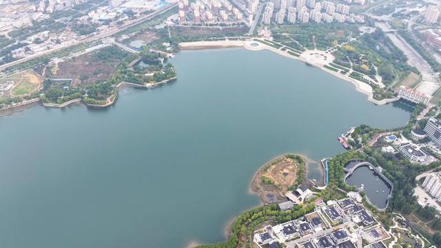 岱岳金秋：斑斓胜景绘就诗意画卷