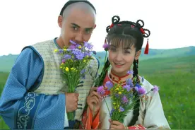 永琪因思念儿子而丢下小燕子回京城，不久后竟然发现小燕子怀孕了图片