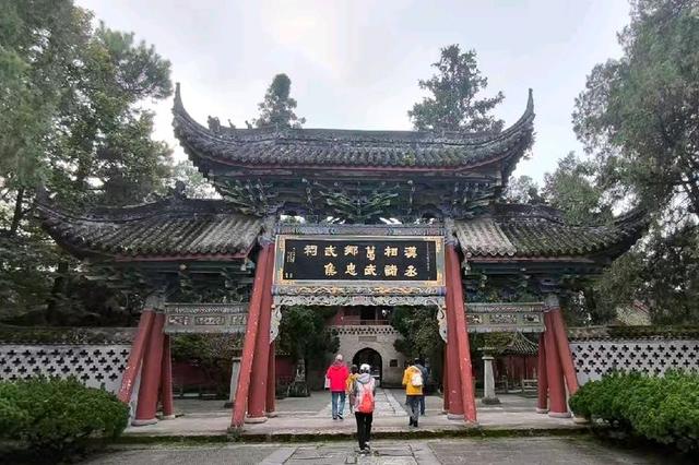 参观勉县武侯祠