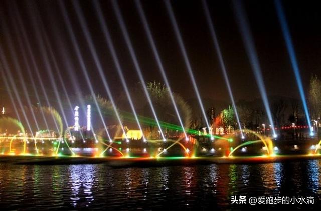 长沙梅溪湖音乐喷泉：水影交织的星城律动