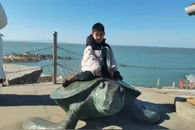 山东威海一男童去世身上多处伤痕！生父称与孩子生母及其男友有关，警方已介入调查图片