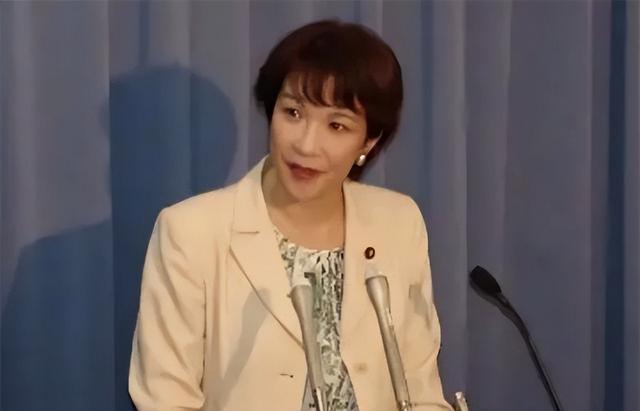 高市还没踏上访美飞机，美日突然联手派兵，决不许中国改变现状？