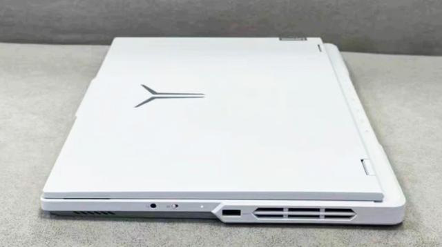 联想电竞本的升级款：标配32GB内存和i9处理器，大型游戏随意玩