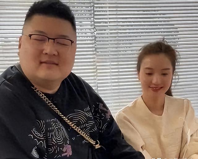 离婚真相曝光仅2个月	，前妻高调官宣好消息，撕碎了猴哥仅剩体面