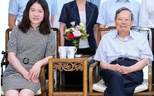 103岁巨擘杨振宁去世！49岁娇妻翁帆怎么办？其实他早有安排