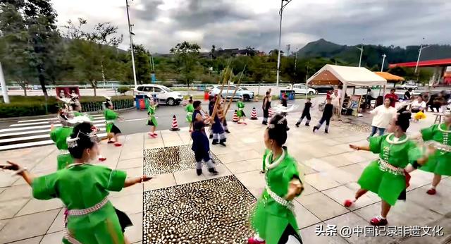 贵州高速服务区变身非遗文化展馆 旅客边休息边感受传统文化魅力