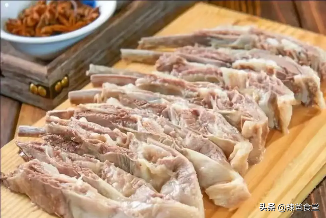 中国神秘城市揭秘！陕西“神木”，打卡绝美的风光与诱人的美食！