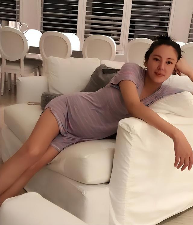 善恶终有报！陪睡仅开胃菜，张雨绮再迎两大噩耗，被“资本”抛弃