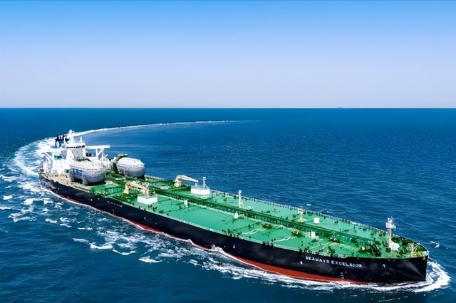 特朗普半小时内连续扣押2艘油轮，不到24小时	，中方强硬送上2句话