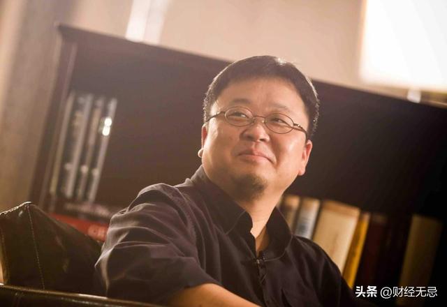 罗永浩站在十字路口