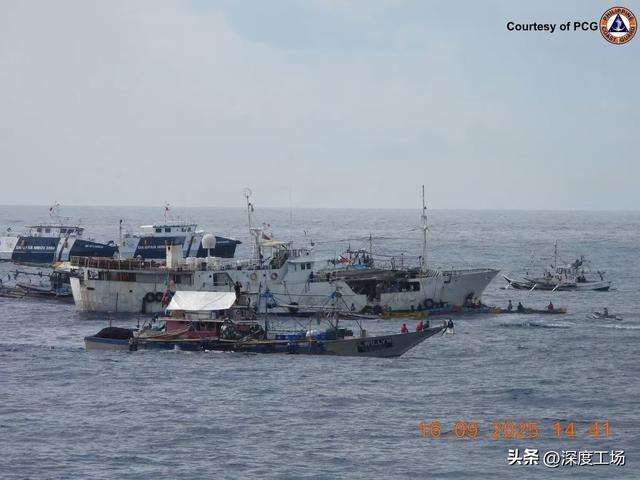 菲海警遭30分钟猛揍，打出白旗：一声广播响起，10艘菲舰惊慌逃离