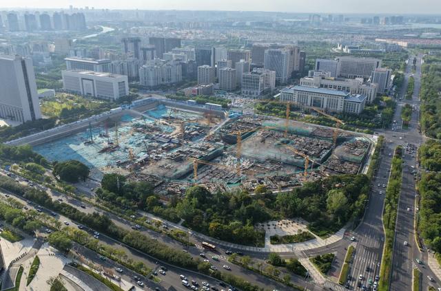 郑州人厉害了！比“丹尼斯大卫城”更好的商场，在郑州出现了！