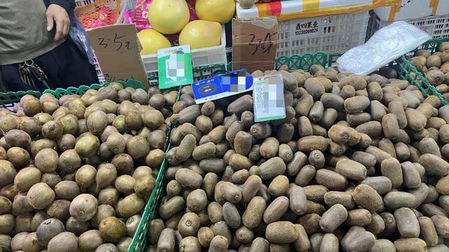 轨道直达的赶场地!地方超大,东西多,买菜这些超方便