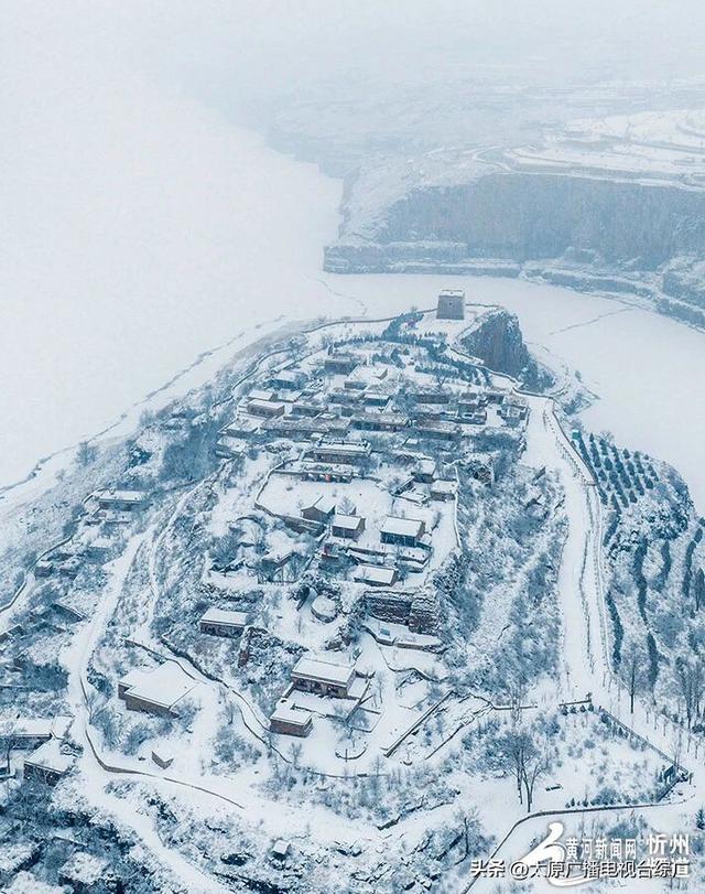 长城“牵手”黄河！山西偏关老牛湾大雪刷屏