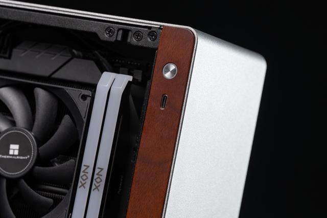 英特尔酷睿Ultra5 230F+铭瑄挑战者H810ITX+乔思伯NV10装机分享！