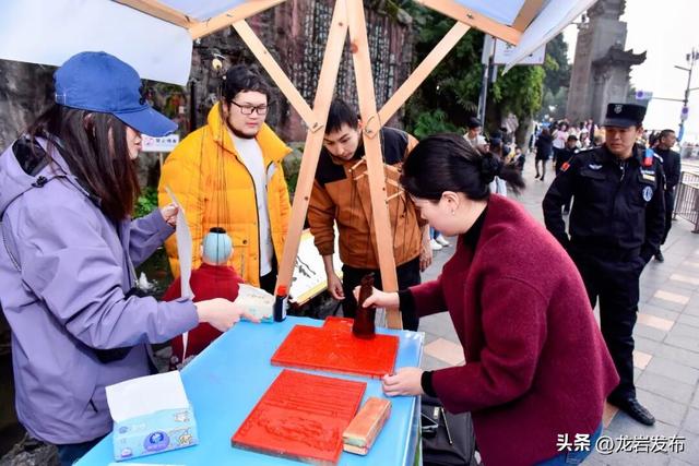 五彩龙岩亮相重庆洪崖洞，“渝见”龙岩“渝悦”之旅~