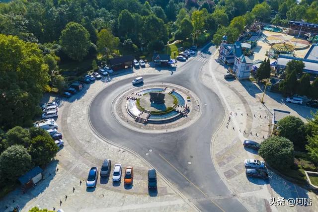 铜仁民族风情园近况比较尴尬,亲测罕有人至,游客还没工作人员多