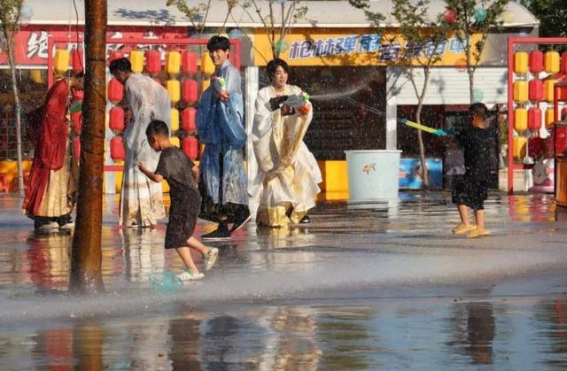 朱仙古镇启封故园，泼水电音派对奏响夏日最强音