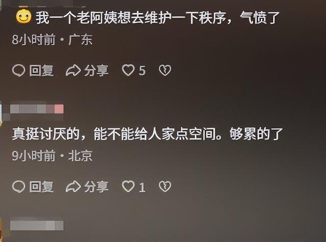 国乒夺冠后回国，恶心一幕发生，王楚钦气得直摇头，没人笑得出来