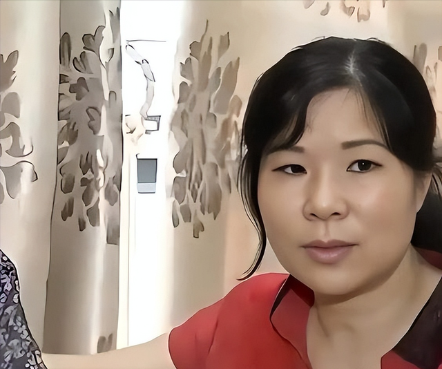 湖南一女子因长得太漂亮	，55岁没上过一天班，颜值曝光后网友感慨