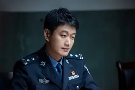 回顾：幕后金主入狱后，佟大为收礼事件被曝，严屹宽的话耐人寻味图片
