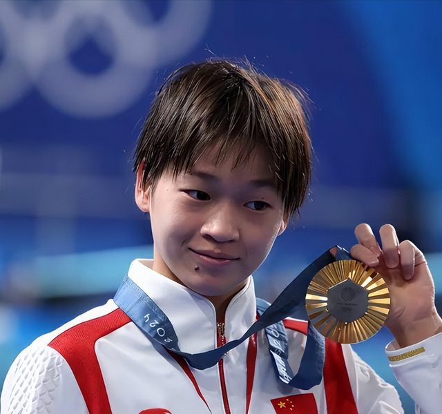 各有目的！全红婵家别墅正式封顶，令人不适的事发生，还不止一件