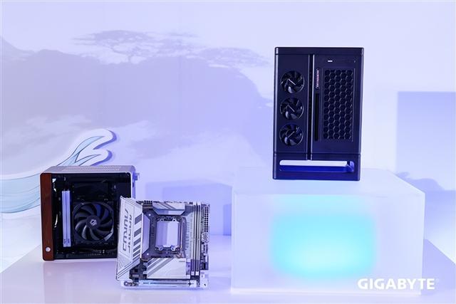 技嘉秀出六大肌肉！锐龙X3D打鸡血、DIY进入3.0新时代