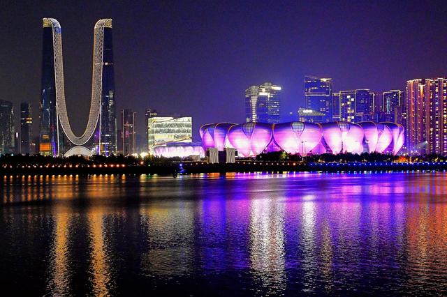 光影为笺:杭州绘就的流光盛卷