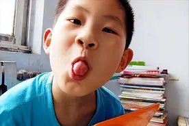 山东神童 : 2天念完小学 , 10岁参加高考 , 读了1年大学嫌太简单溜回家图片