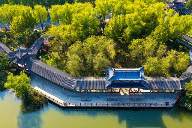 深秋泰安陡山河