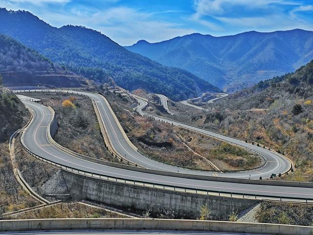 大美中国，深秋走进太行山