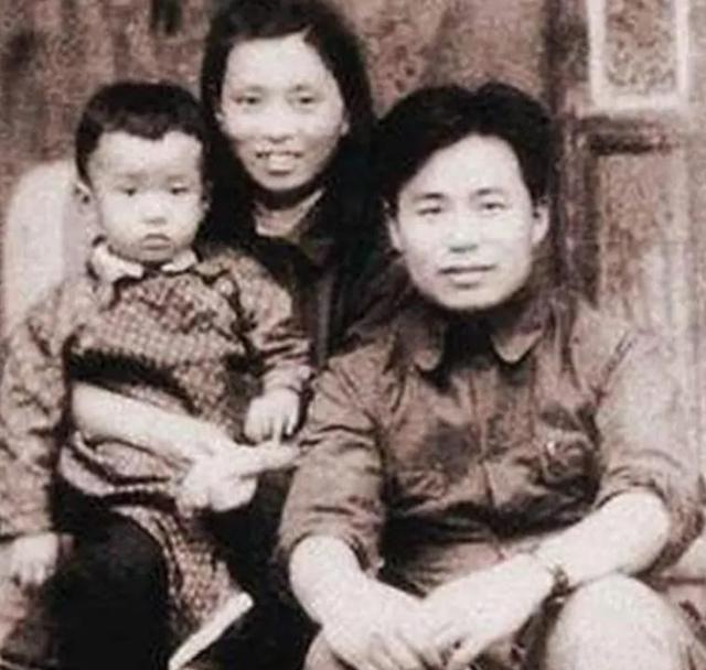 2007年，韩岫岩因病去世，临终前最后一句话：王近山是我的好朋友