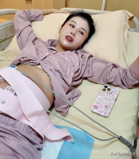 比陈婷还狠？生完三胎没多久，隆胸又整容，越走越偏太可怕